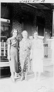 Aunt Rose, Grandmom Anna, Aunt Nancy June 1938 on Stella St.
