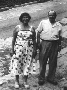 This is a picture of Aunt Grace & Uncle Frank in Belmont Hills